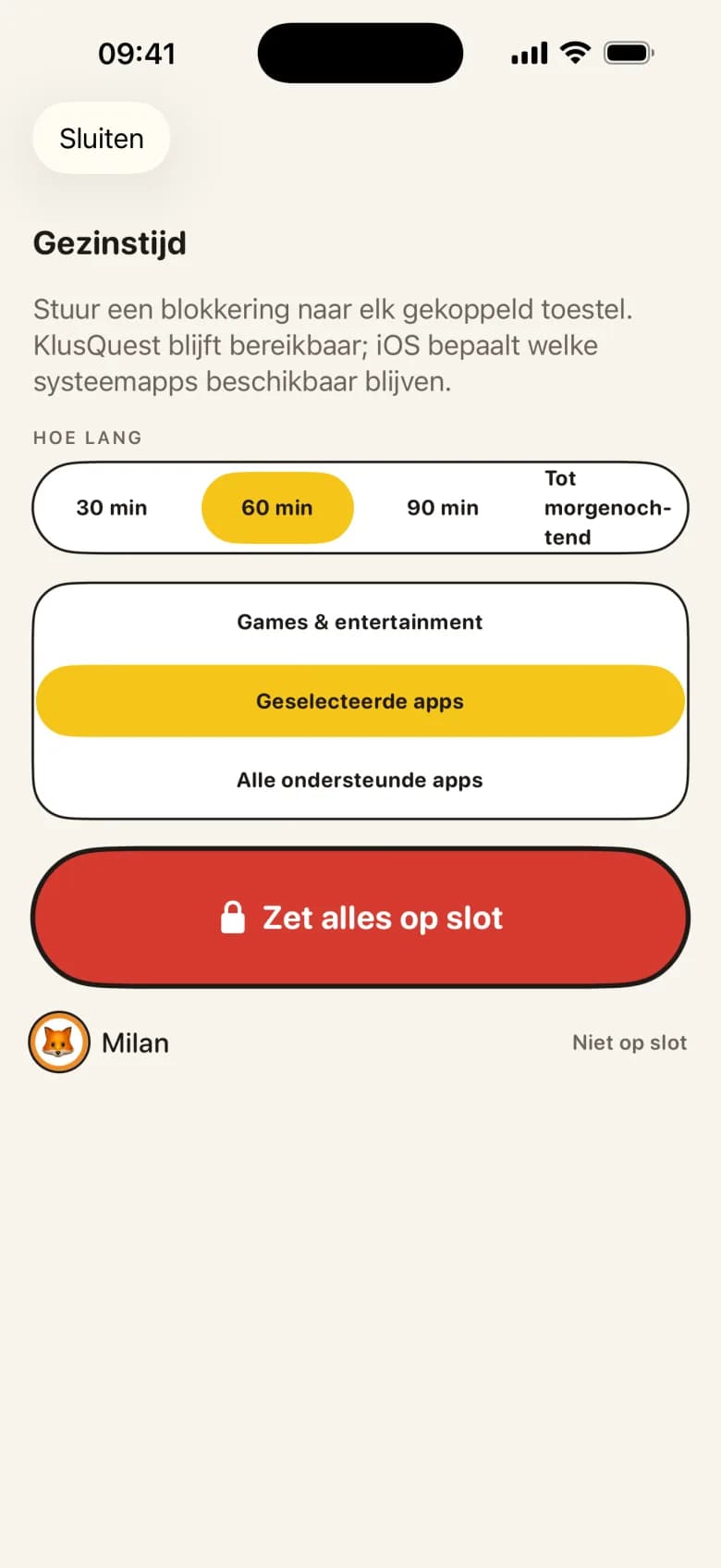 Eén tik. Alle schermen op zwart.